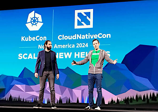 登壇したArias氏（左）とCappos氏（右）