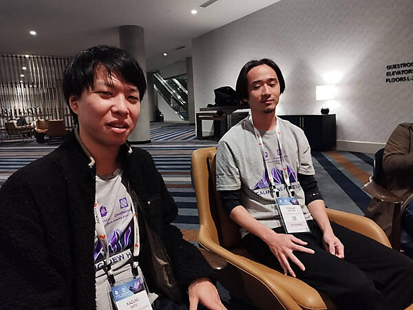 NTTコミュニケーションズの佐藤氏（左）と野山氏（右）