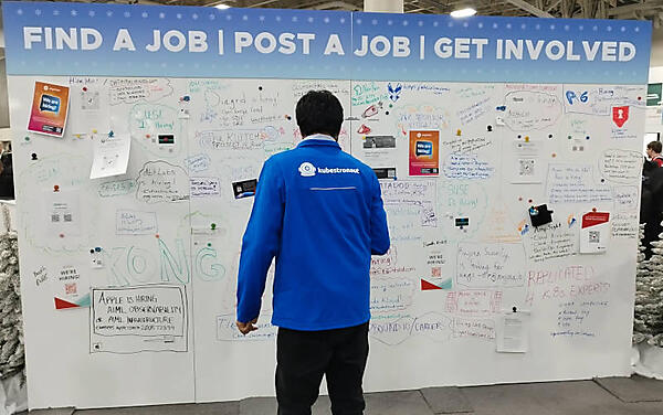 毎回ユニークな書き込みが大量に行われるジョブボード