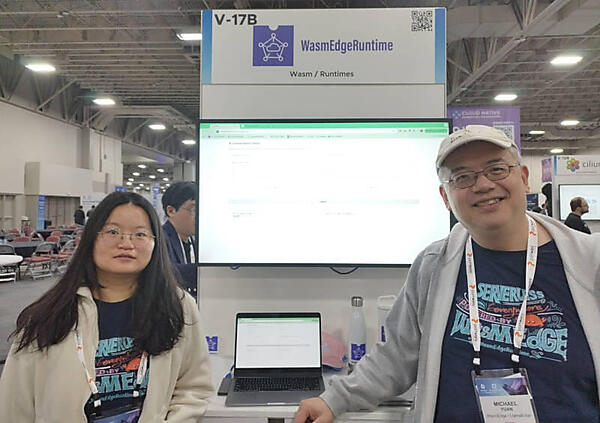 Wasmのベンチャー、SecondStateのCEO、Michael Yuan氏（右）