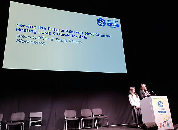 二人でプレゼンテーションを実施。左がPham氏、右がGriffith氏