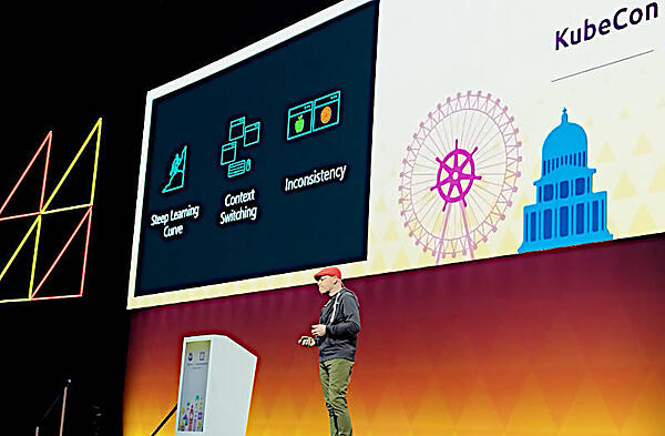 高い学習コストや管理ツールの使い分け、インターフェースの違いなどの問題点を指摘