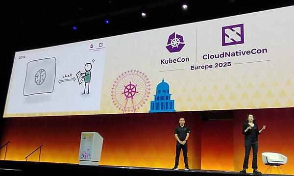 登壇したCaldeira氏（左）とCummins氏（右）