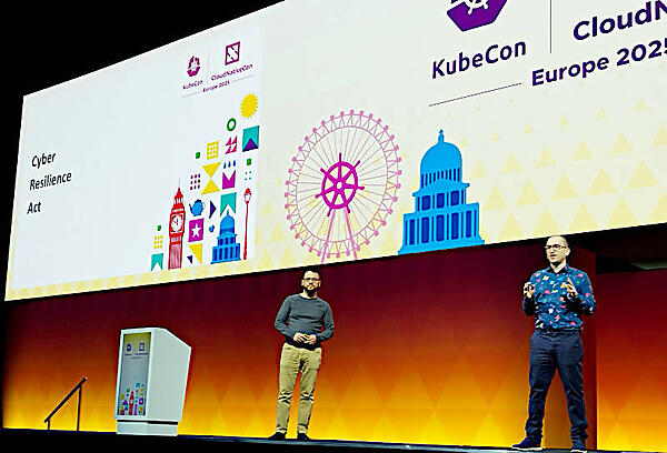 解説を行うKnight氏（左）とLieberman氏（右）