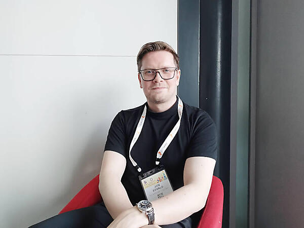 インタビューに応じてくれたJon Edvald氏