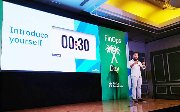 キーノートに登壇したエグゼクティブディレクターのJ.R. Storment氏