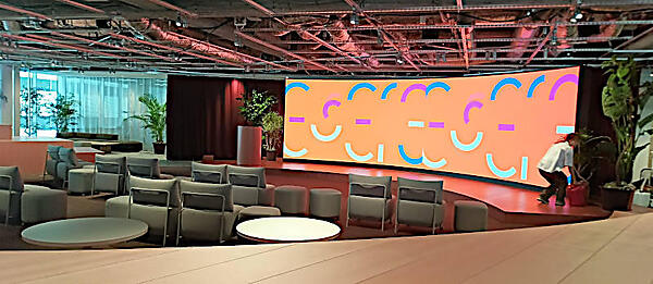 セミナースペースも広々として使いやすそうだ