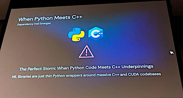 バトンタッチしたZhang氏はPythonの依存関係に関する問題点を解説