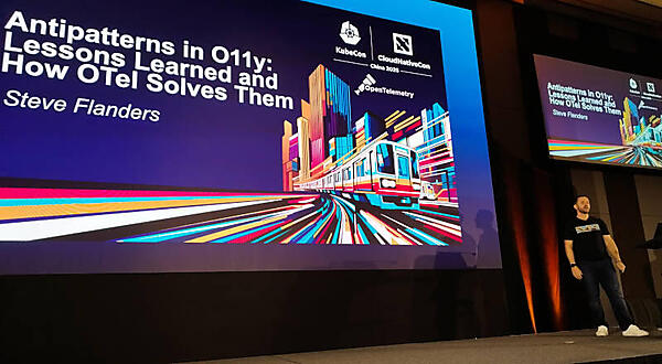 プレゼンテーションを行うSteve Flanders氏