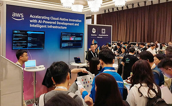 AWSのブース。デモを見せられるようなブース展開