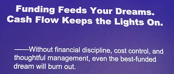 投資は夢を開かせ、キャッシュフローはその夢が輝き続けることを可能にする
