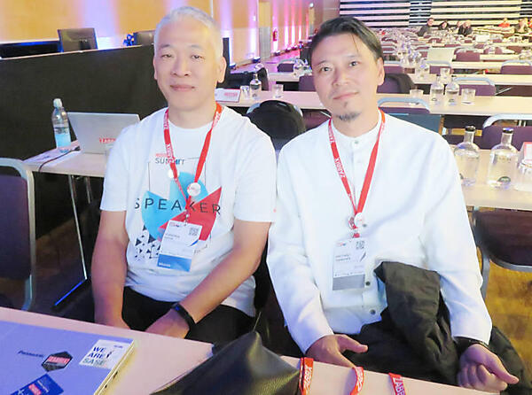 無事プレゼンテーションを終えてホッとした表情の曽我氏（左）と谷川氏（右）