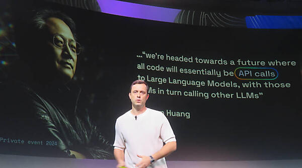 NVIDIAのJensen Huang氏のコメントを使ってAIでもAPIが必須となることを訴求