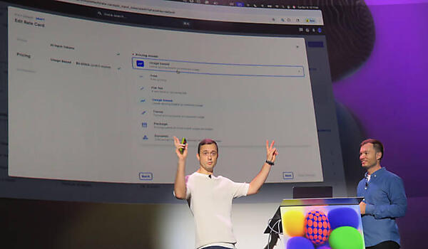 デモを交えてOpenMeterを紹介するMarietti氏とMarton氏