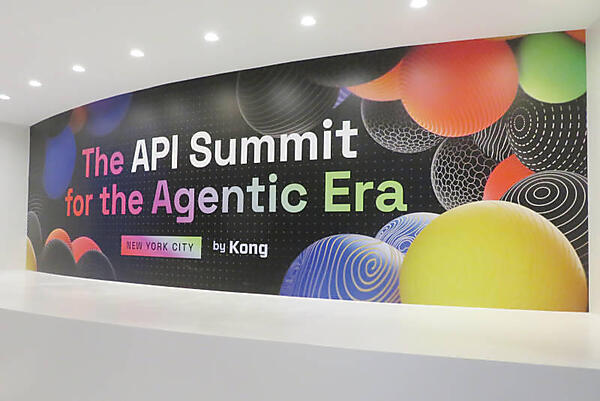 会場で常に訴求されていた「エージェンティックの時代のAPIサミット」というコピー