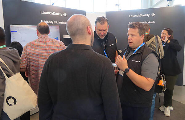 L字コーナーを2つとも使ったLaunchDarklyのブース
