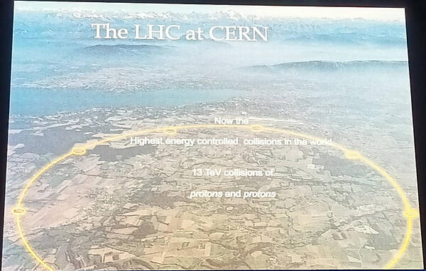 CERNの大型ハドロン衝突型加速器を使って「宇宙が何でできているのか？」を知る