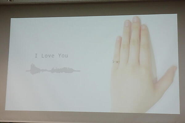 声の波形からオリジナルアクセサリーを作る