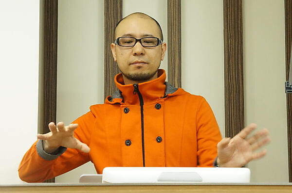 実際にKAGURAで演奏しているところ