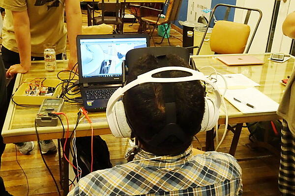 「幼女ビンタVR」を実演