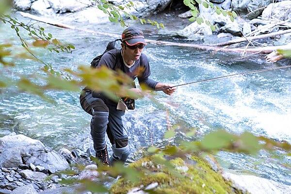 大好きなフライフィッシング。針に触れる一瞬に全神経を集中
